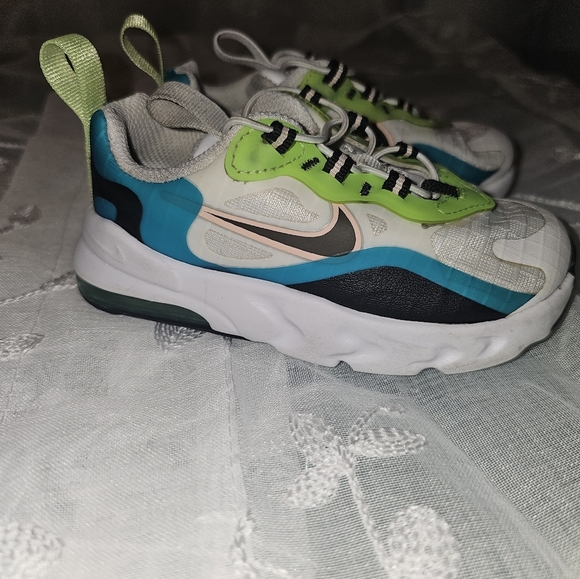 Nike Air Max 270 size 7C - Picture 2 of 9